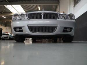 Bild 29/50 von Jaguar XJ 8 4.2 (2008)