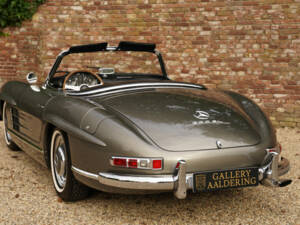 Image 25/50 of Mercedes-Benz 300 SL Roadster (1962)