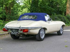 Image 40/50 of Jaguar E-Type (1969)