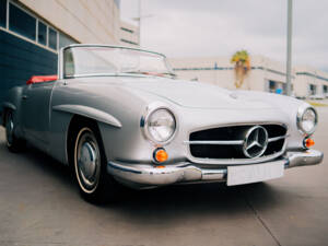 Imagen 2/40 de Mercedes-Benz 190 SL (1960)