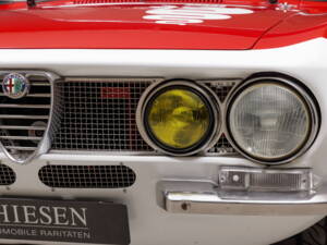 Image 18/30 of Alfa Romeo Giulia GT 1300 Junior (1974)