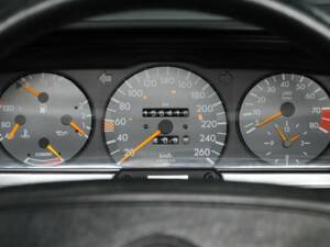 Image 13/30 of Mercedes-Benz 190 E 2.3-16 (1984)