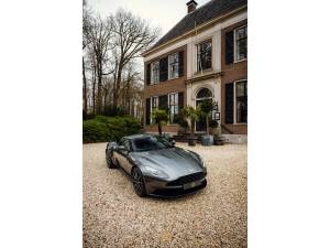 Imagen 4/50 de Aston Martin DB 11 V12 (2017)