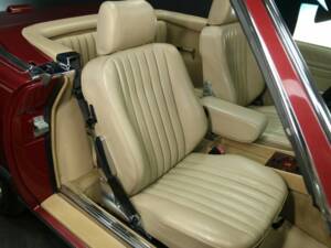 Bild 20/30 von Mercedes-Benz 560 SL (1989)