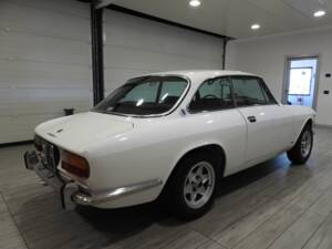 Immagine 4/15 di Alfa Romeo 2000 GT Veloce (1972)