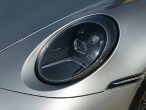 Image 18/50 of Porsche 911 Carrera 4S (2019)