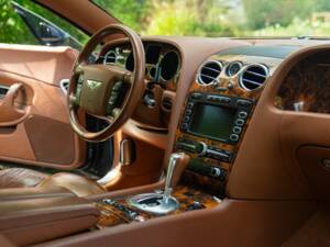 Image 36/50 of Bentley Continental GT (2004)