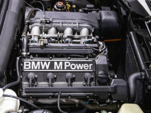 Image 16/37 of BMW M3 (1987)