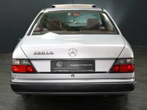 Image 5/30 of Mercedes-Benz 320 CE (1993)