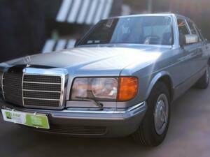 Image 1/9 of Mercedes-Benz 380 SE (1985)