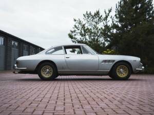 Imagen 5/7 de Ferrari 330 GT 2+2 (1966)