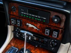 Bild 10/48 von Jaguar XJ 6 4.2 (1985)