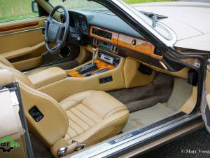 Image 11/38 de Jaguar XJ-S Convertible (1990)