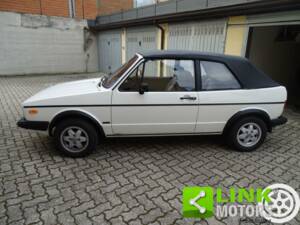 Image 2/10 of Volkswagen Golf Mk I Convertible 1.1 (1982)