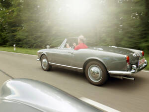 Imagen 2/68 de Alfa Romeo Giulia 1600 Spider (1964)