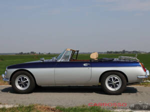 Image 4/41 of MG MGB (1975)