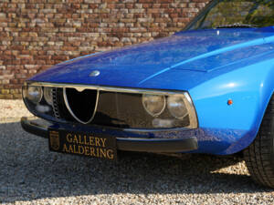 Image 28/50 of Alfa Romeo Junior Zagato GT 1300 (1971)