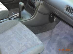 Image 16/38 of Mazda 626 2.0i (1994)