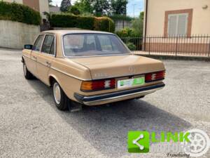 Image 5/10 of Mercedes-Benz 300 D (1978)