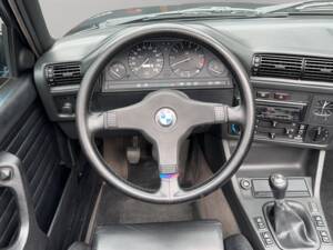 Image 10/27 de BMW 320i (1989)