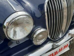 Image 11/49 of Jaguar Mk II 3.8 (1963)