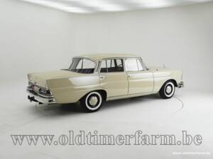 Image 2/15 of Mercedes-Benz 220 S b (1960)