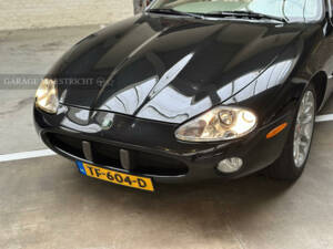 Image 5/75 de Jaguar XK8 4.0 (2000)