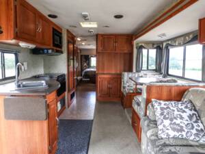 Immagine 5/28 di Coachmen Mirada 350 DS (2008)