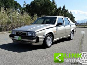 Bild 2/10 von Alfa Romeo 75 1.8 Turbo America (1988)