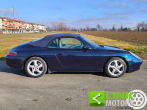 Image 4/10 of Porsche 911 Carrera (1999)