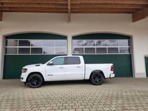 Image 7/62 of Dodge Ram 1500 (2020)