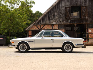 Image 2/95 of BMW 3.0 CSi (1975)