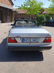 Imagen 52/94 de Mercedes-Benz 300 CE-24 3.4 AMG (1992)