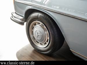 Image 11/15 of Mercedes-Benz 300 SEL 6.3 (1970)