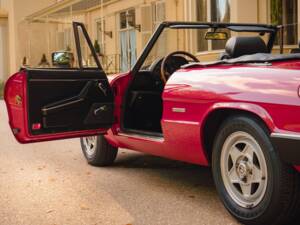 Image 4/32 of Alfa Romeo 1.6 Spider (1989)