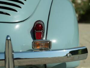 Image 32/50 of Renault 4 CV (1957)