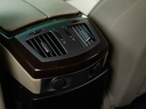 Bild 49/50 von BMW 745d (2005)