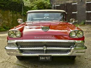 Immagine 2/50 di Ford Fairlane 500 Skyliner (1958)