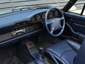 Image 21/53 of Porsche 911 Carrera (1994)