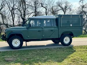 Imagen 9/56 de Land Rover Defender 130 Double Cab (2010)