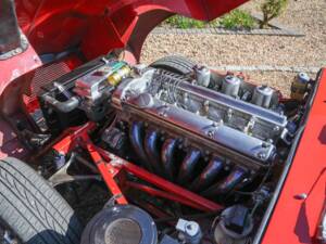 Image 10/27 of Jaguar E-Type (1968)