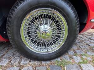 Image 37/39 of Jaguar E-Type V12 (1974)