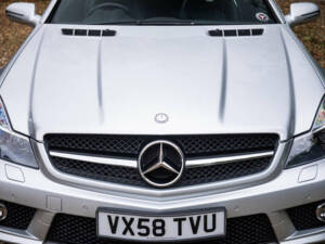 Image 19/32 of Mercedes-Benz SL 63 AMG (2008)