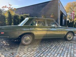 Image 2/5 de Mercedes-Benz 280 SE (1973)