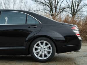 Image 15/50 of Mercedes-Benz S 600 L (2007)