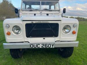 Image 32/50 of Land Rover 109 (1983)