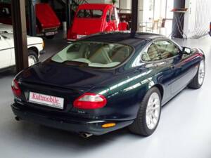 Image 3/16 of Jaguar XKR (1999)