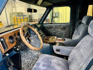 Image 16/20 of Chevrolet Van (1988)