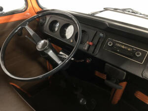Bild 16/20 von Volkswagen T2b Pritsche (1977)