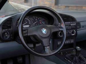 Bild 68/92 von BMW 325i (1994)